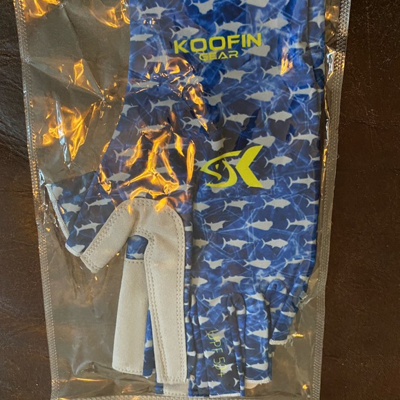 Blue Koofin Gloves - Fish Print - Picture 2 of 2